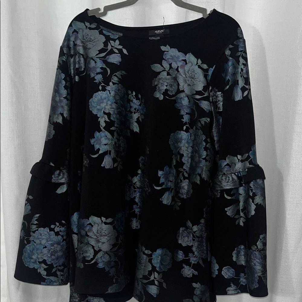 Alfani Woman | floral bell sleeve top
